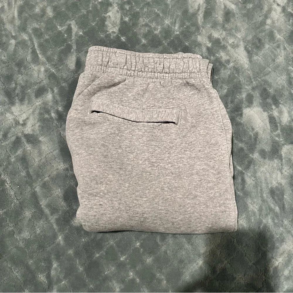 Nike Men's Gray Sweatpants‎